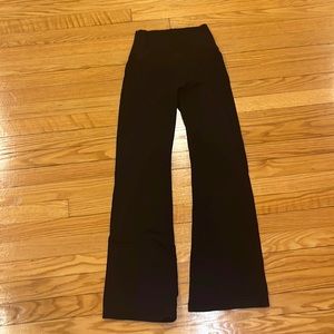 Aerie/American Eagle black flare leggings women’s size small.